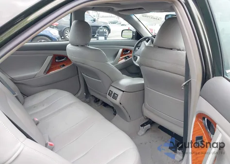 2011 Toyota Camry Xle V6 z USA, uszkodzony, nr VIN 4T1BK3EK1BU614092